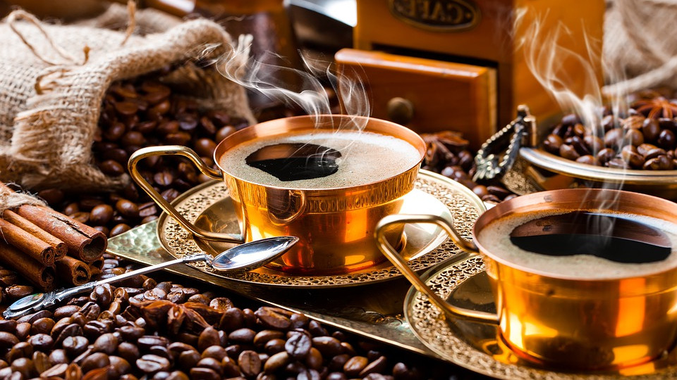 Три чашки кафе на ден значително намаляват риска от инфаркт, установиха учени