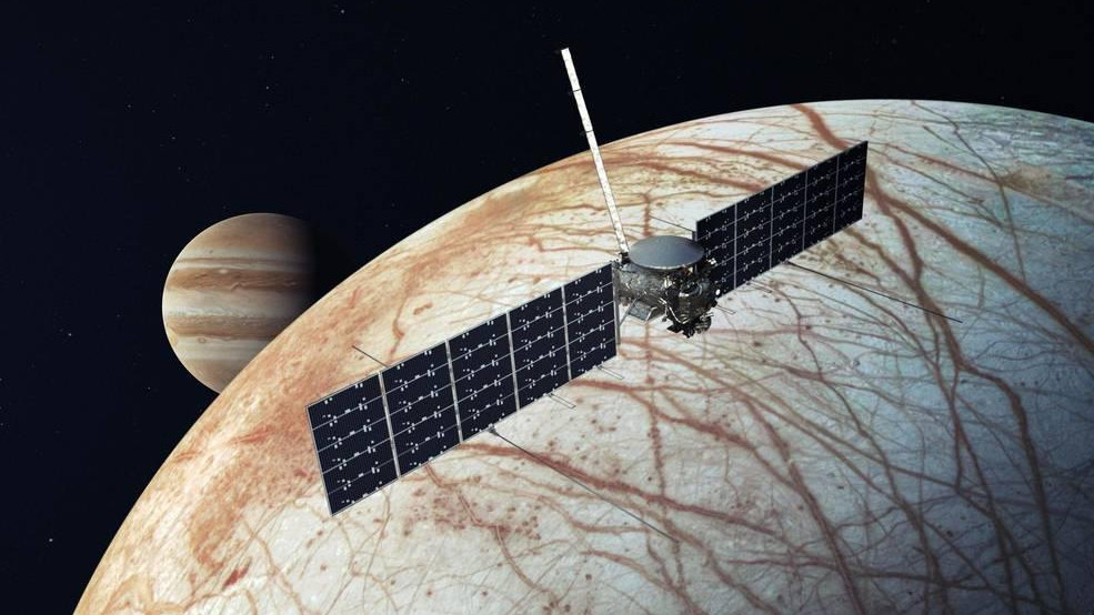 НАСА подготвя първата мисия до „ледената" луна на Юпитер - Европа