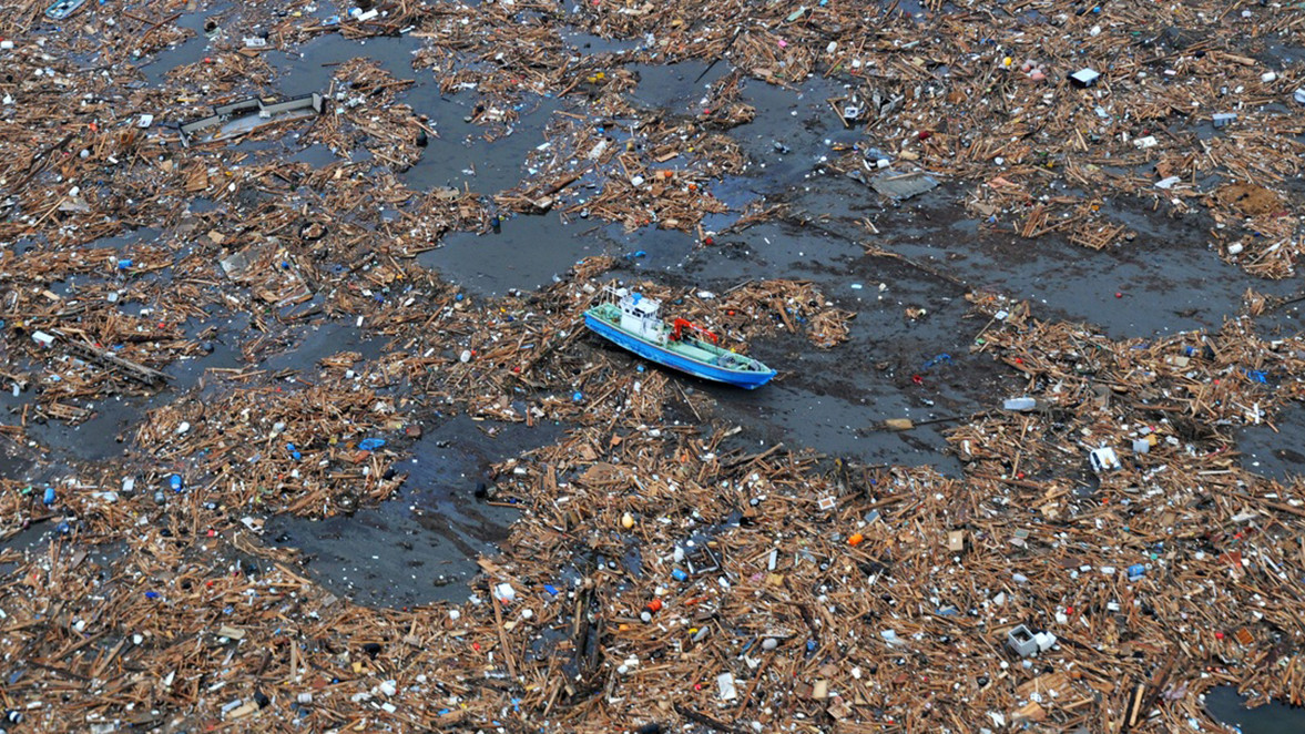 Около 8 милиона тона пластмасови отпадъци попадат всяка година в океаните