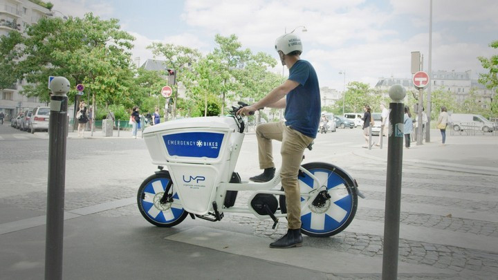 Електровелосипеди на „Спешна помощ" тръгват по улиците на Париж