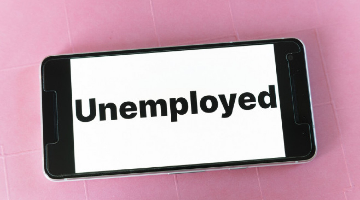 Безработицата спада, според OИСР