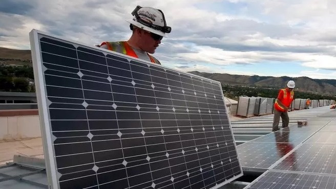 Признаха слънчевата енергия за най-евтината електроенергия в историята
