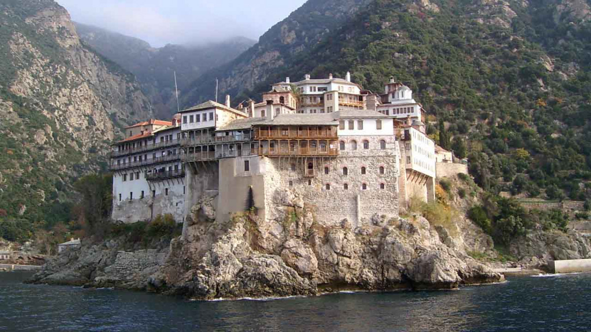 Манастирите в Света гора преминават на ток от фотоволтаични системи