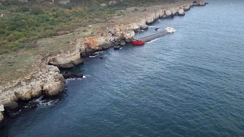 Разтоварването на кораба „Verа SU“ ще елиминира риска от замърсяване на морските води