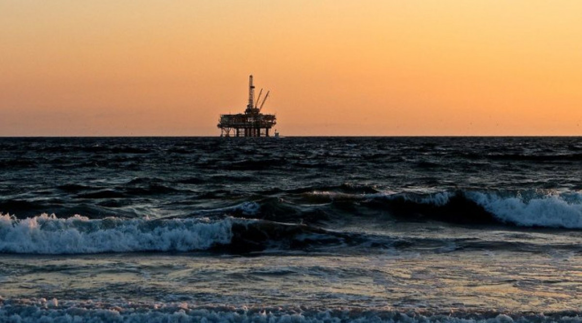 Анализатори прогнозират покачване на цените на петрола до 150 долара за барел
