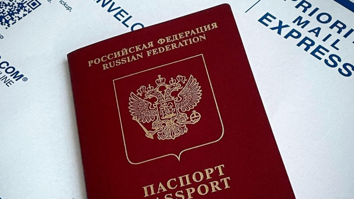 Русия е издала над 720 000 руски паспорта на жители на Източна Украйна