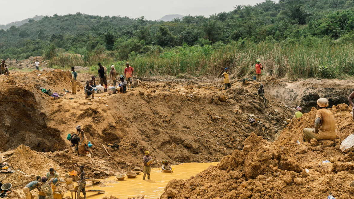 Добивът на злато - доходна и рискова индустрия в Африка