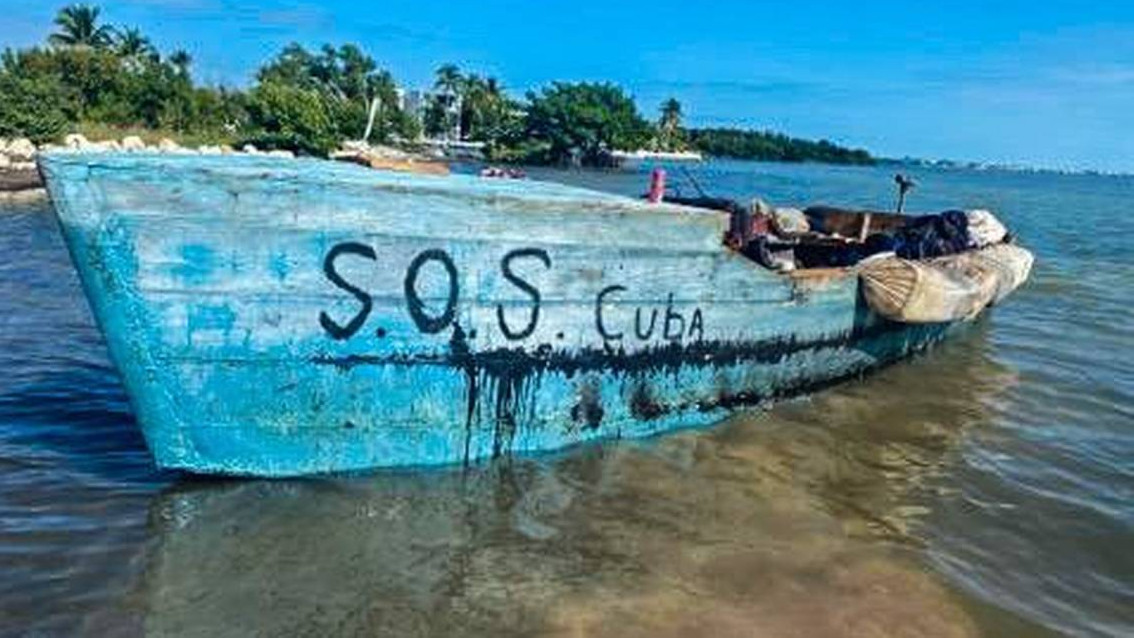 Рекорден брой кубинци се опитват да доплуват до Флорида