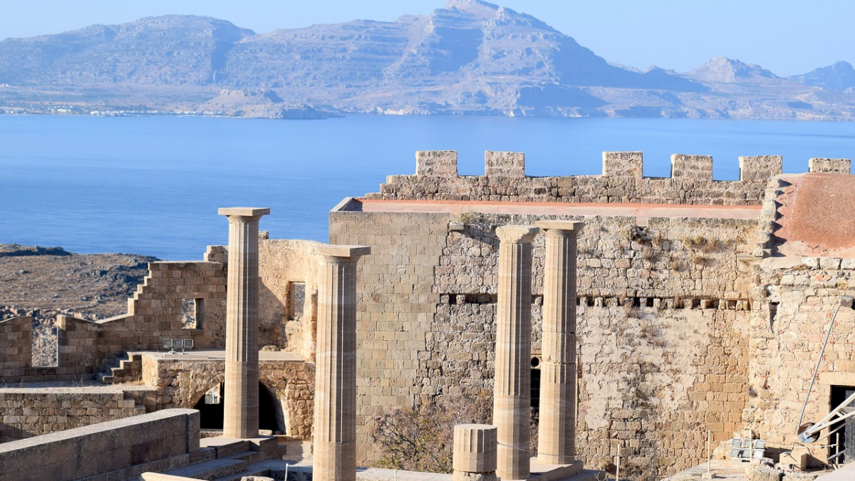 В Гърция туристите са смутени от новия бетонен облик на Акропола