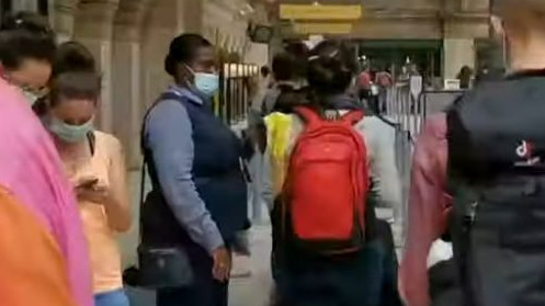 Жителите на Лондон масово се евакуират, бягат от строгата карантина