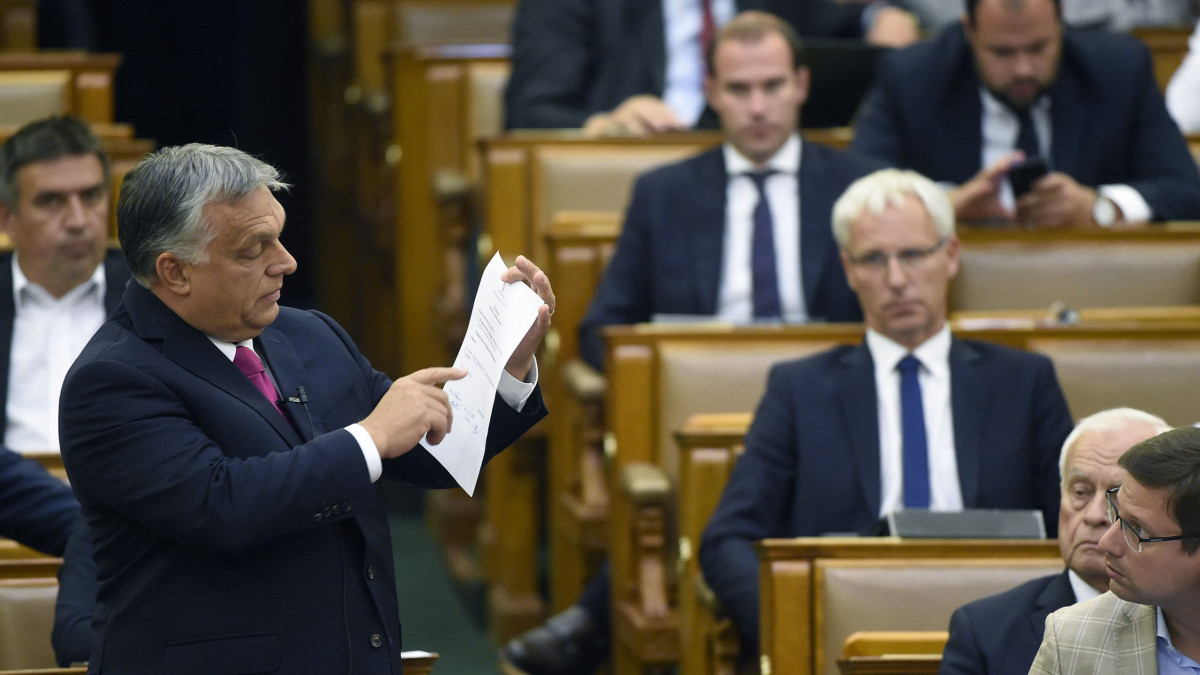 Орбан планира големи данъчни облекчения за семействата и повишаване на доходите