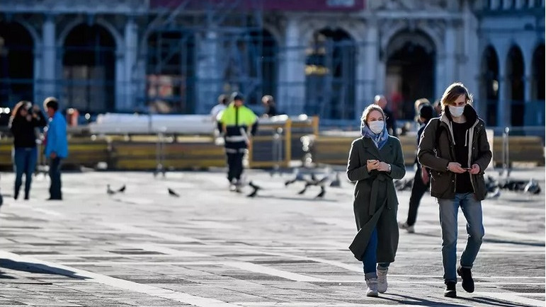 В Италия ще носят маски-респиратори, а не обикновени медицински маски