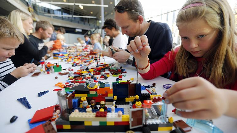 Lego вече няма да прави конструктори „за момчета“ и „за момичета“