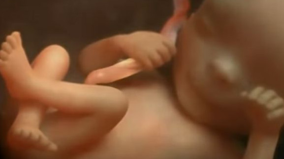 За първи път в света: Жена роди бебе с антитела срещу COVID-19