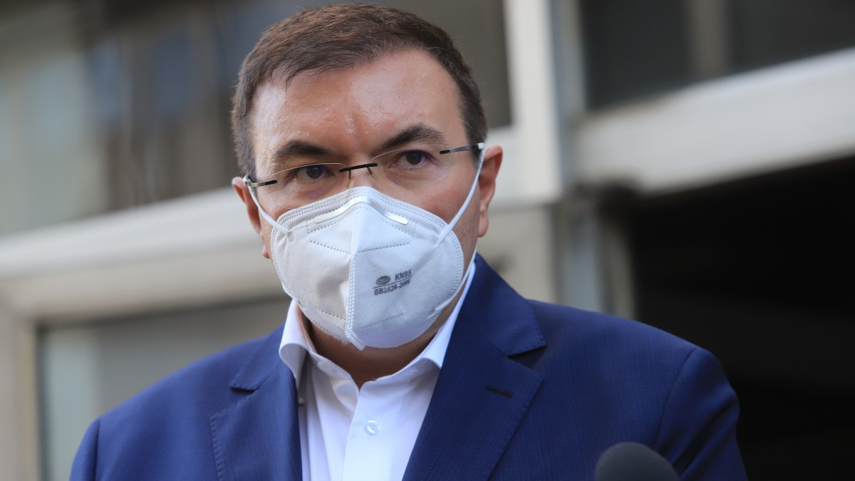 Нови мерки срещу Covid-19 обяви министърът на здравеопазването