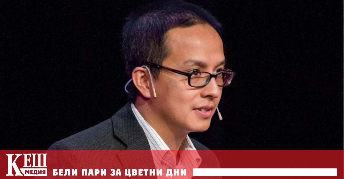 Работил е като бизнес редактор в The New York Times