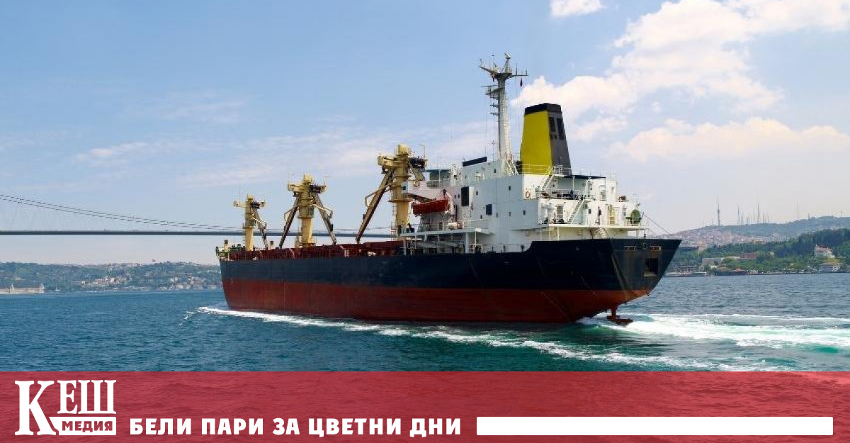 От новинарската телевизия са проследили маршрута на плавателния съд от