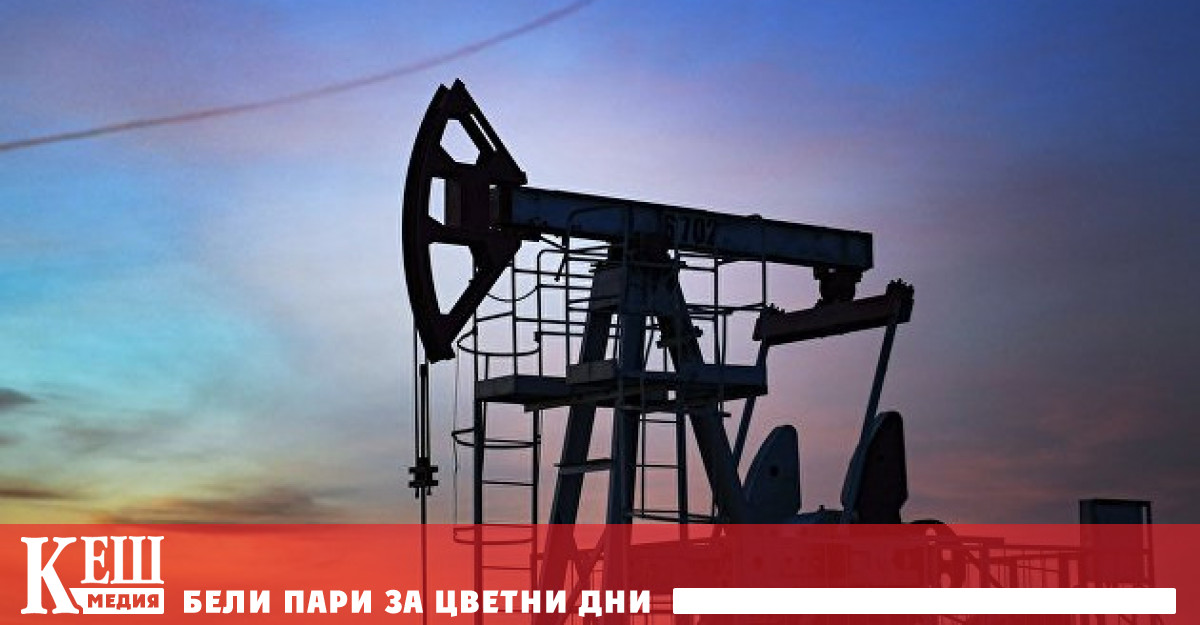 Към 10 часа цената на августовските фючърси за суров петрол