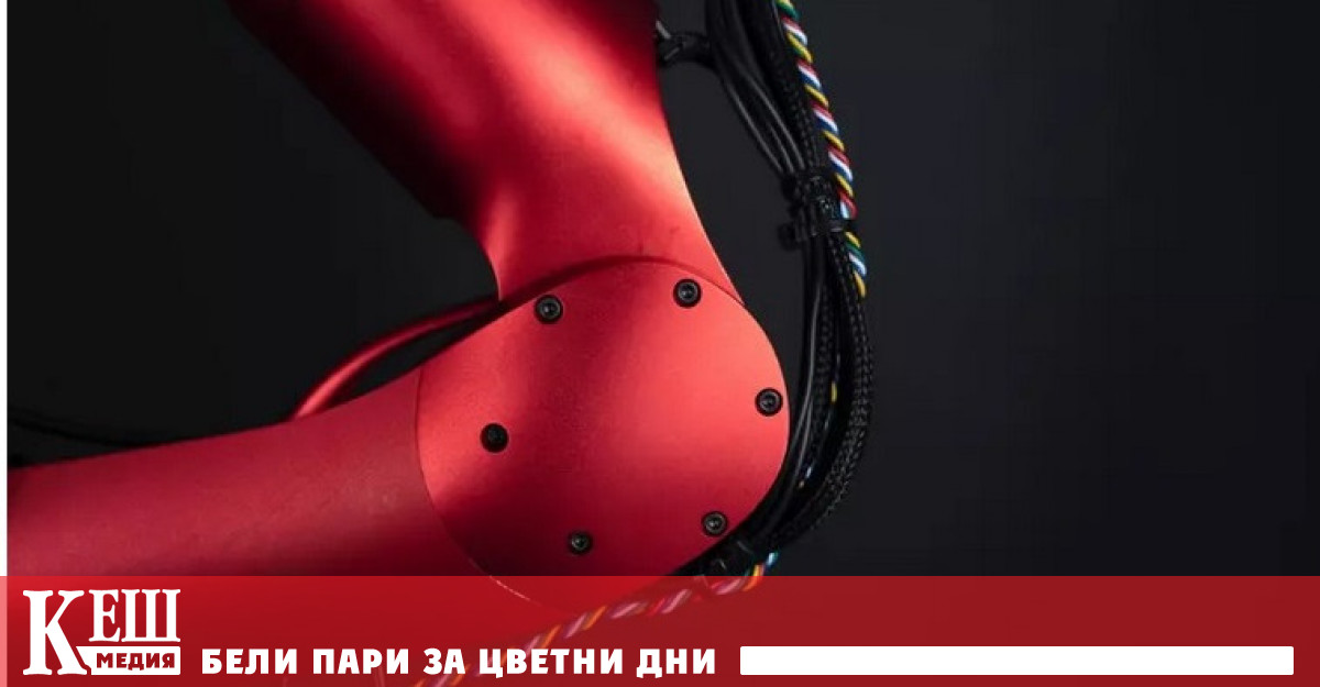 Частично парализиран мъж който не можеше да използва собствените си