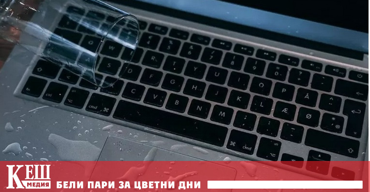 Мнозина поставят напитки и храна близо до настолния компютър или