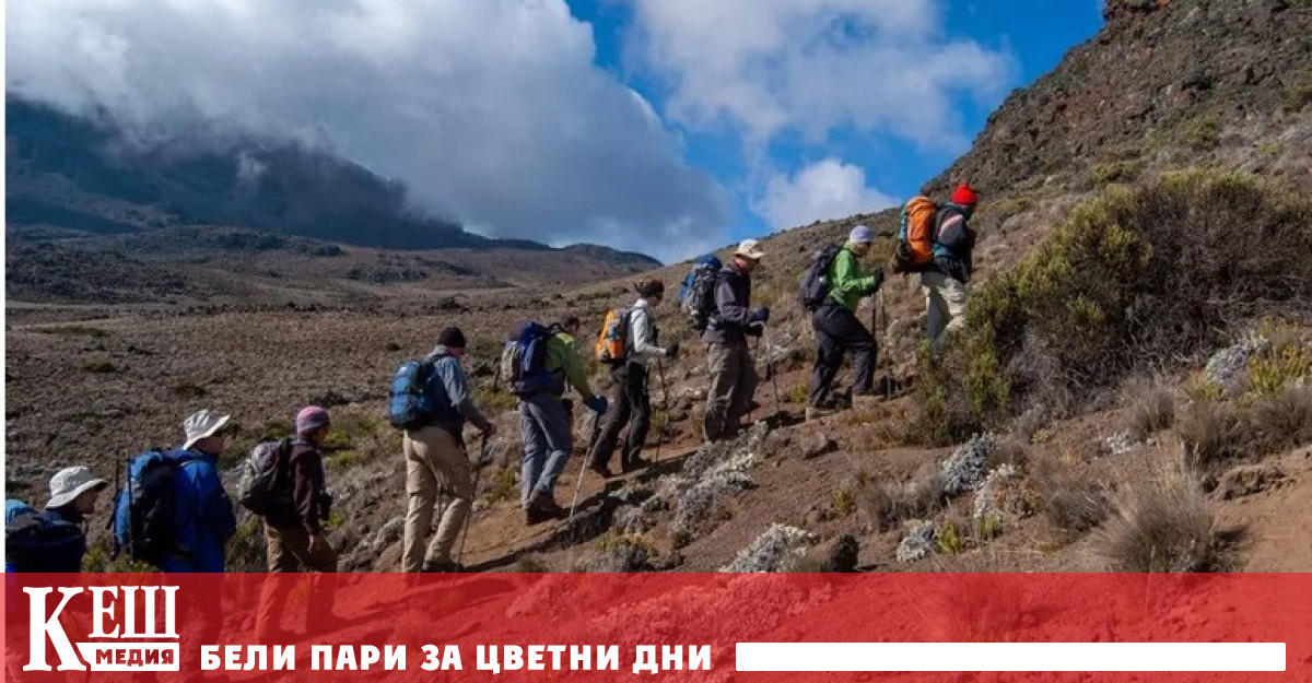 Килиманджаро е най високият планински масив в Африка И туристите се