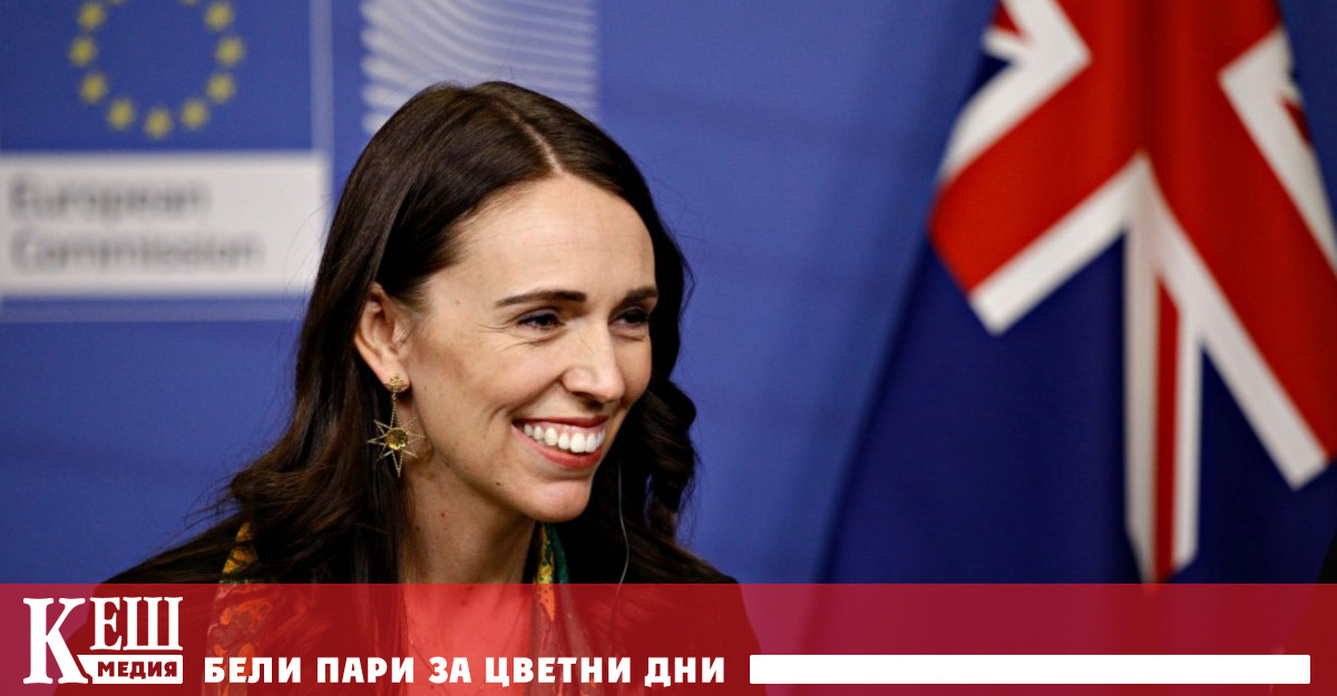 Оттегляйки се от парламентарната трибуна след оживен спор с лидера