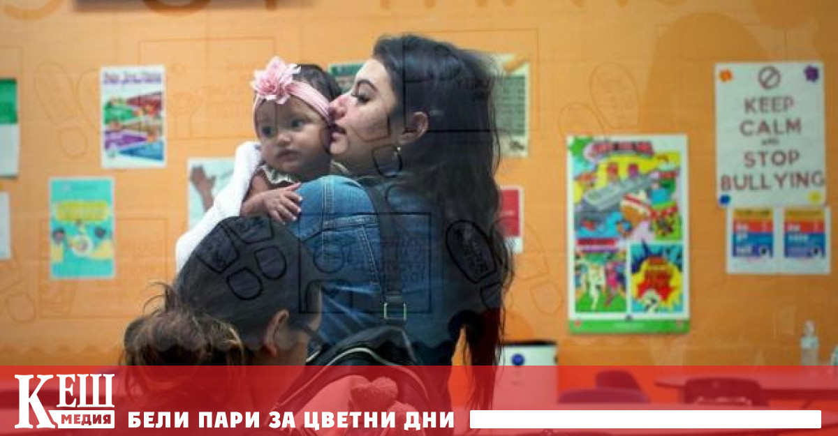 Отвън изглежда като всяка друга гимназия в САЩ – тухлена