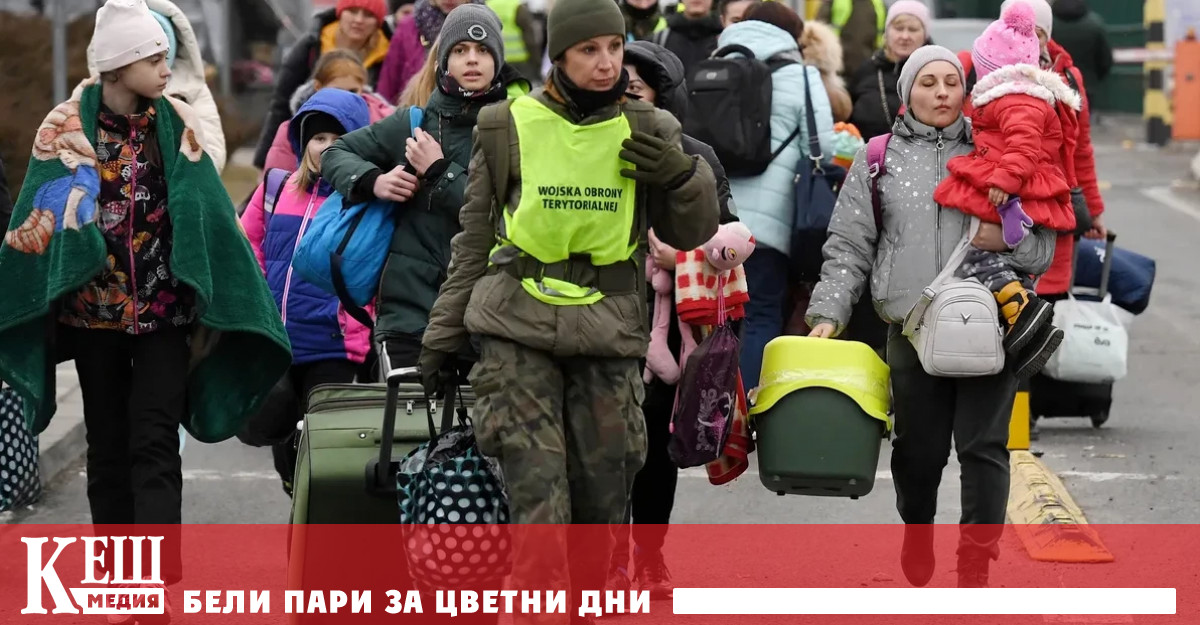 Целта е през следващите три години да се обучат и