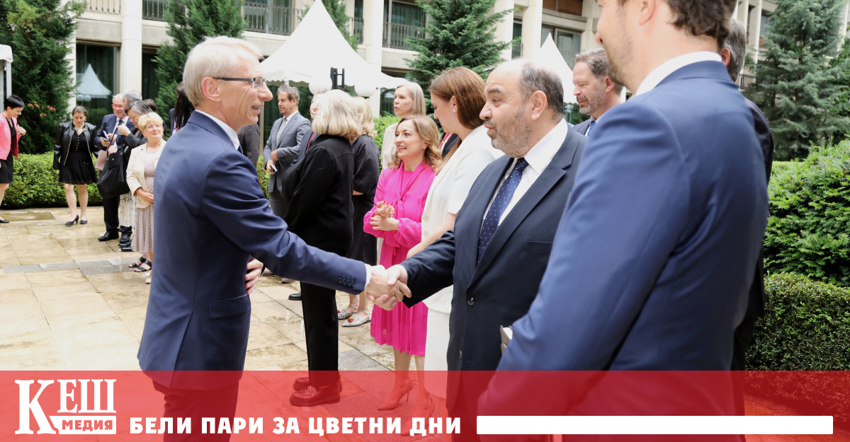 Това заяви премиерът акад Николай Денков на срещи с посланиците