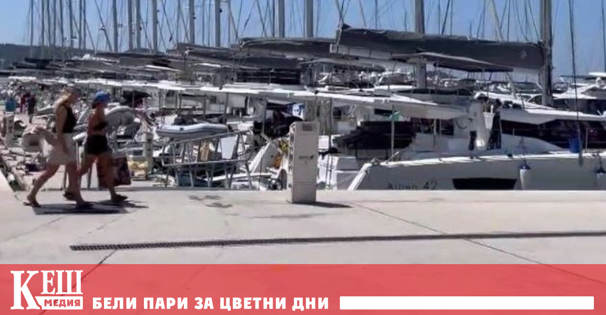 Улиците на Трогир на адриатическото крайбрежие са пълни с летовници