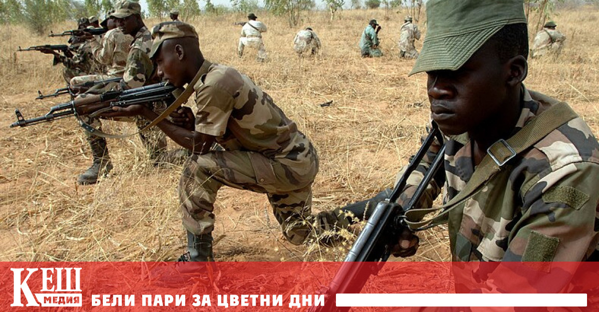 Шофьори на камиони и тирове прекарват дълги дни в чакане