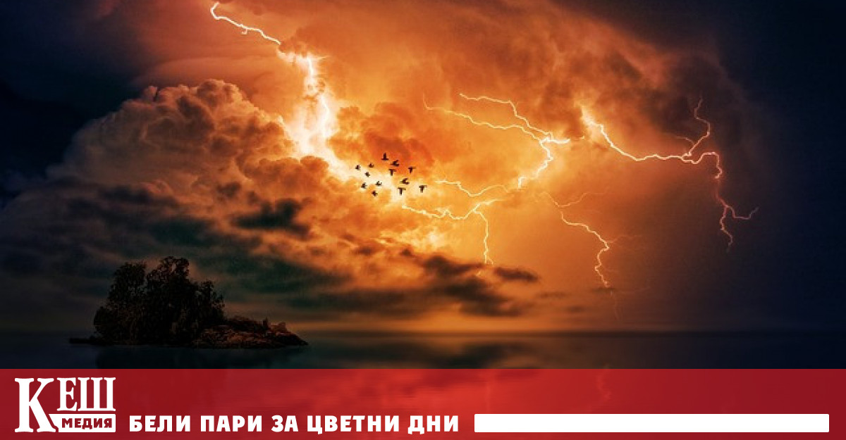 Множество счупени електрически стълбове и разрушена инфраструктура ангажираха над 110