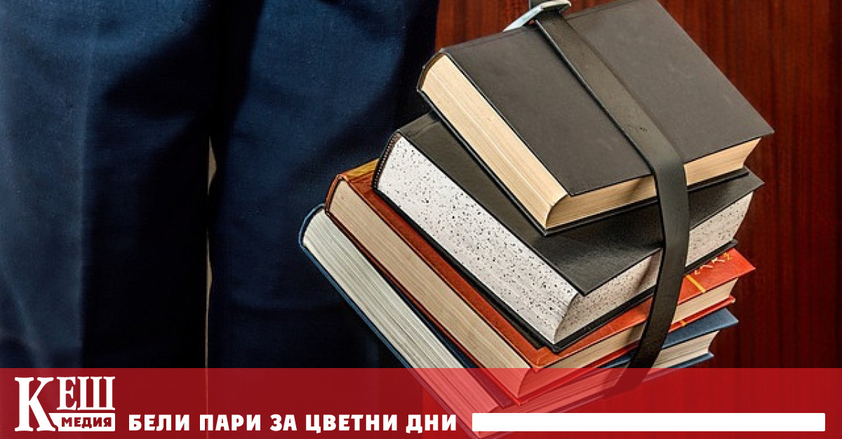 За първи път безплатни учебници се осигуряват и за учениците