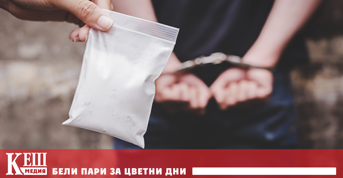 Първият сигнал идва от Антверпен където полицията се натъква на