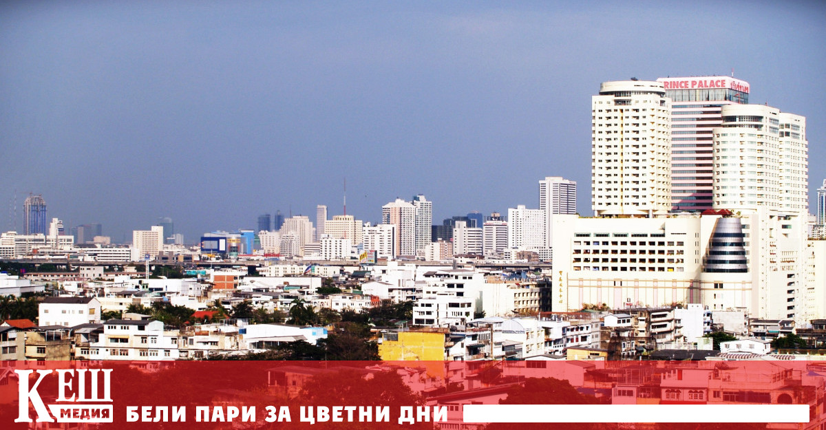 отхвърля участието на трета страна в уреждането на конфликта с