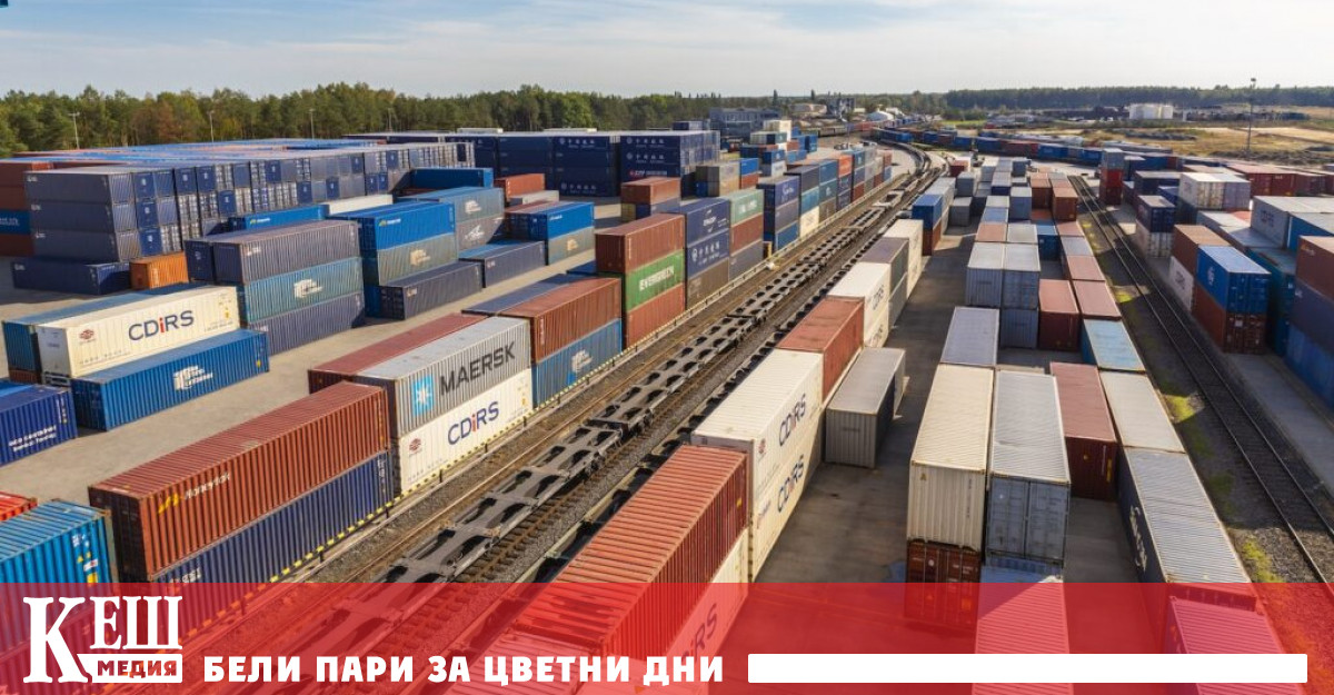 Спрени са и 90 от железопътните превози от Китай за