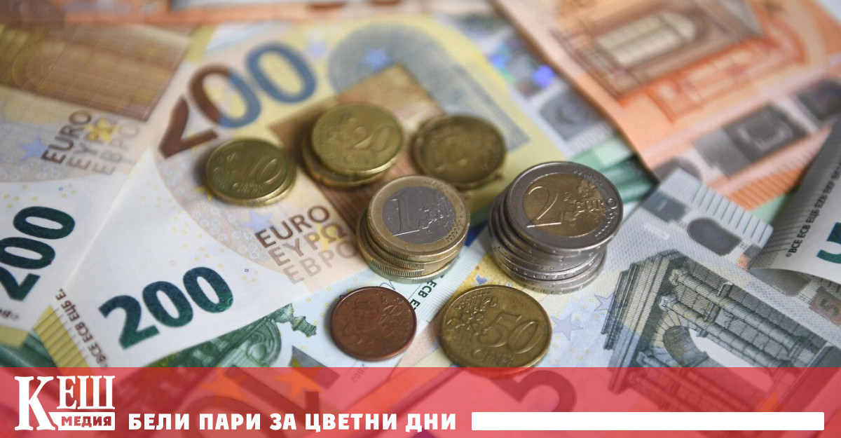 Курсът на леко се повишава в петък по обяд след