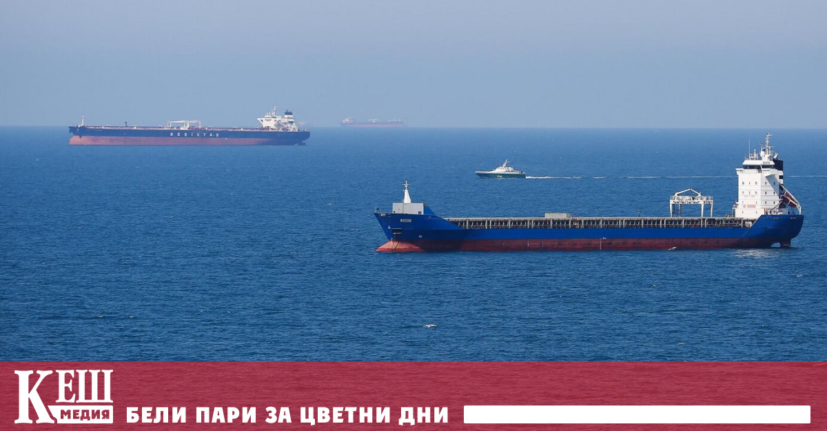 Броят на нефтените преминали през Суецкия канал през април е