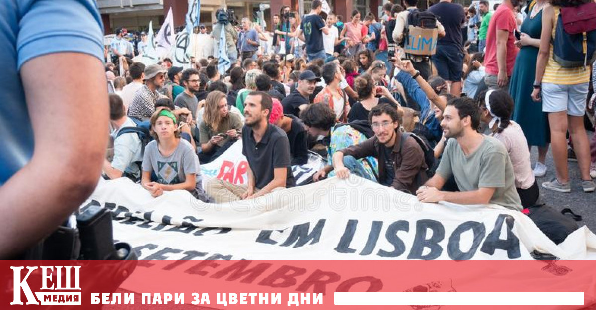 Властите в Лисабон са предавали на чужди посолства лични данни на участници в протести
