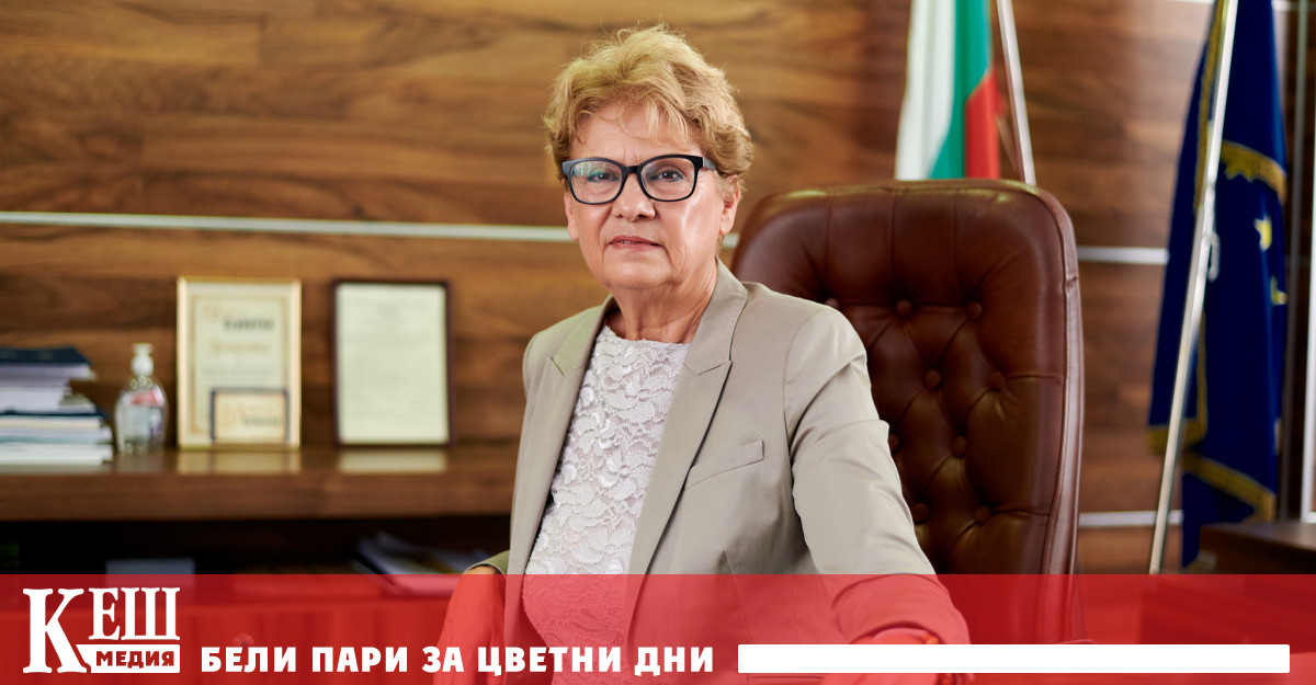 Министър Комитова уволни шефа на АПИ заради спрените ремонтни дейности на Агенцията
