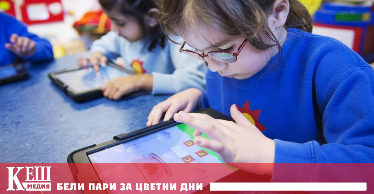 Учениците ще бъдат осигурени с още 20 хил. устройства за обучение от разстояние