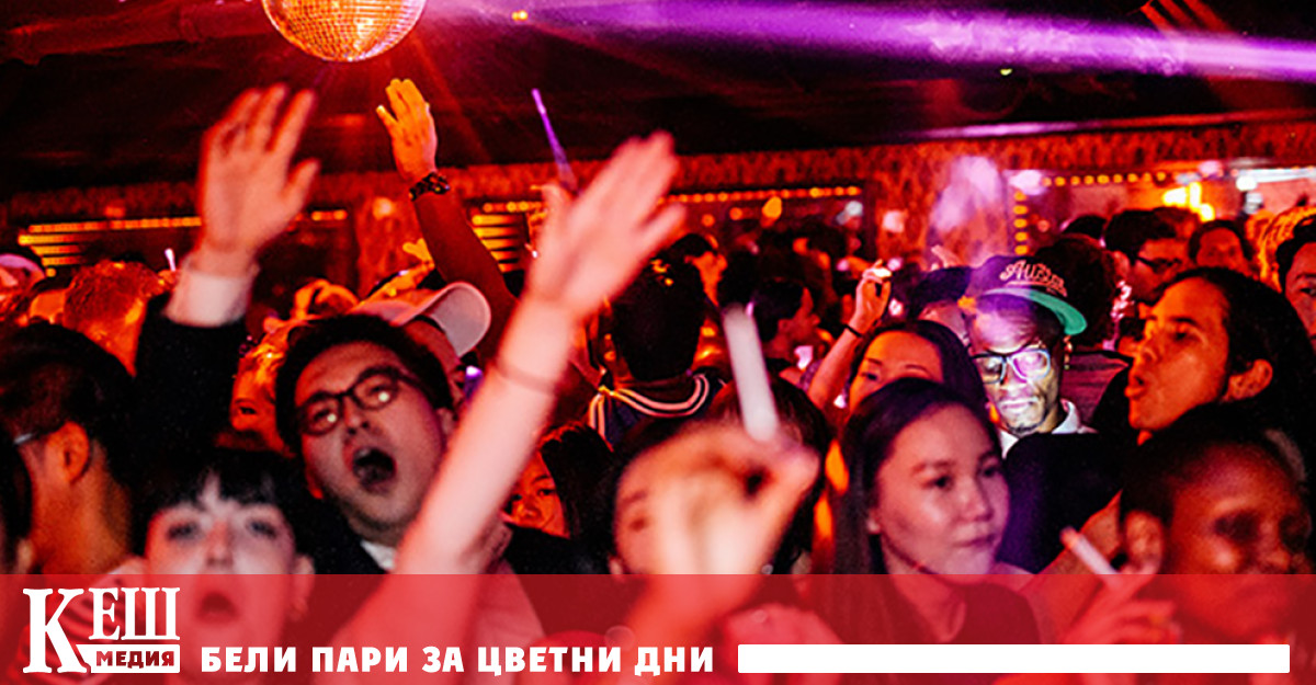 Китай прави „черен списък“ с караоке песни