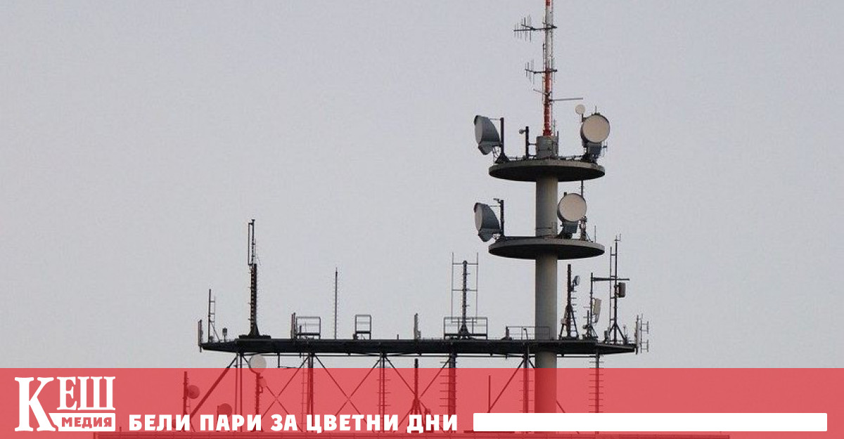 Смартфон се свърза със сателит за първи път