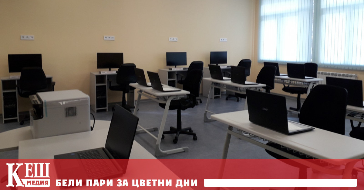 Гимназисти извън професионалните паралелки също могат да учат програмиране