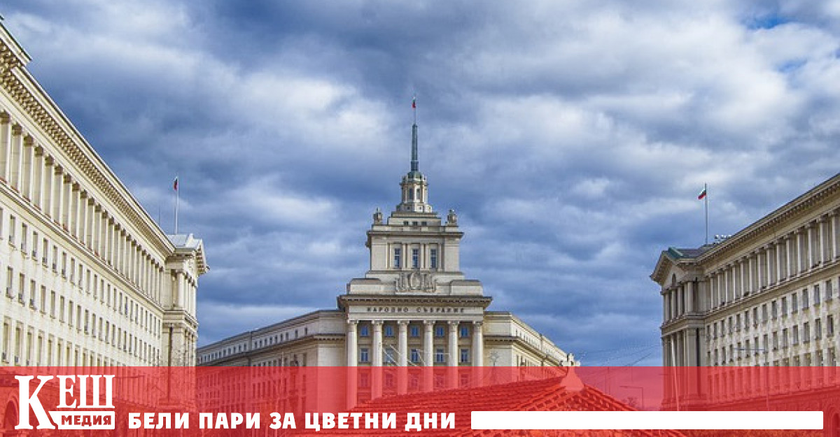 Д-р Миндов иска пълно затваряне на заведения, да се спре всякакъв социален живот, всичко