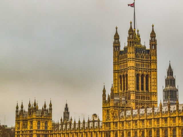 Британският кабинет ще предложи „спорния" законопроект за Брекзит