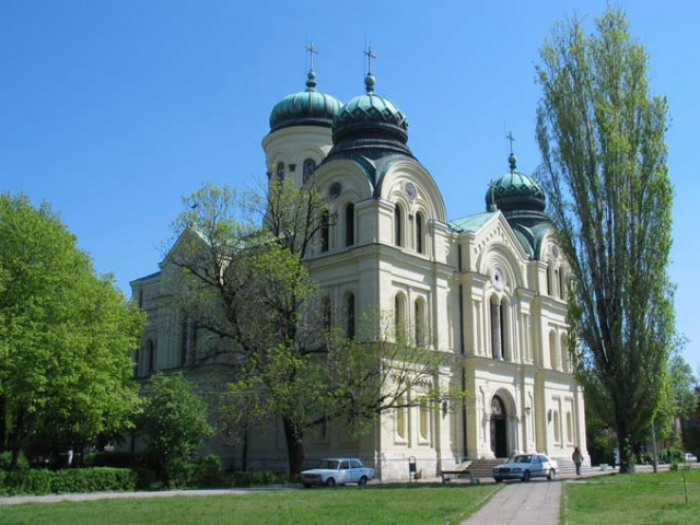 Възстановяват православни храмове от национално значение