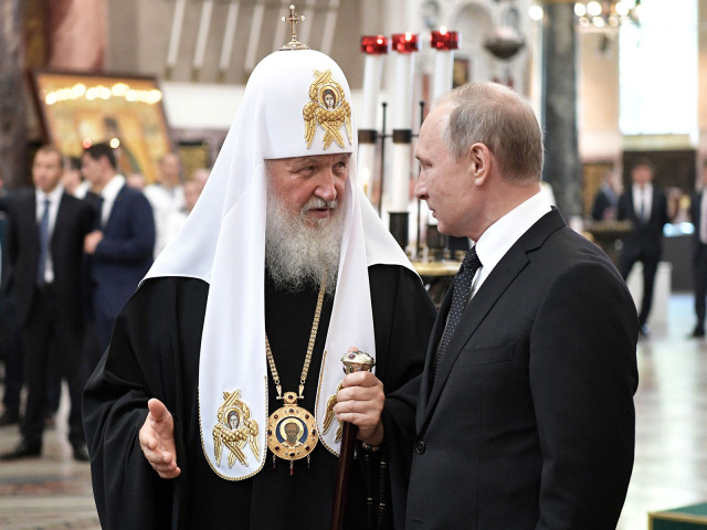 Украински свещеници искат църковен трибунал за руският патриарх Кирил