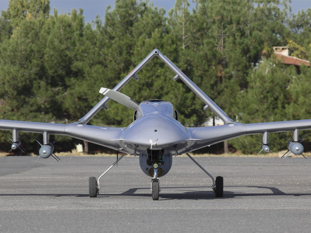 Сърбия планира да закупи бойни дронове Bayraktar от Турция