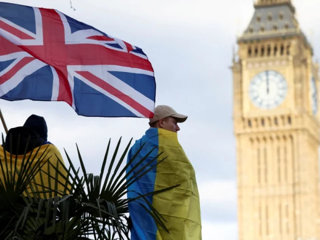 Украински бежанци във Великобритания може да попаднат в Руанда